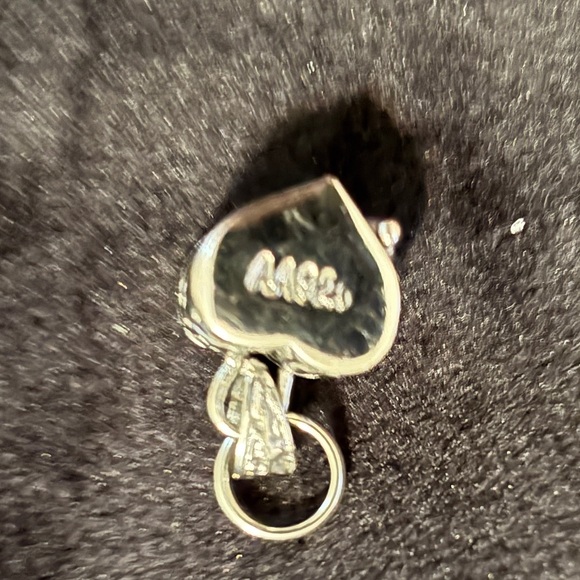 Heart-Shaped Sterling Silver 925 Pendant/Charm
See pic if measurements. Clasp - Picture 3 of 5